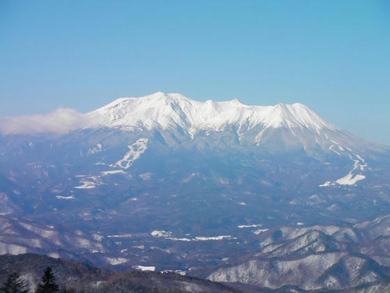 914 御岳山ズームアップ!三笠山(おんたけ2240)に雲がかかって残念~