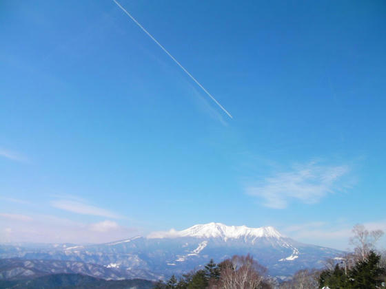 1049　空に憧れて　空をかけてゆく　あの子の命はひこうき雲～