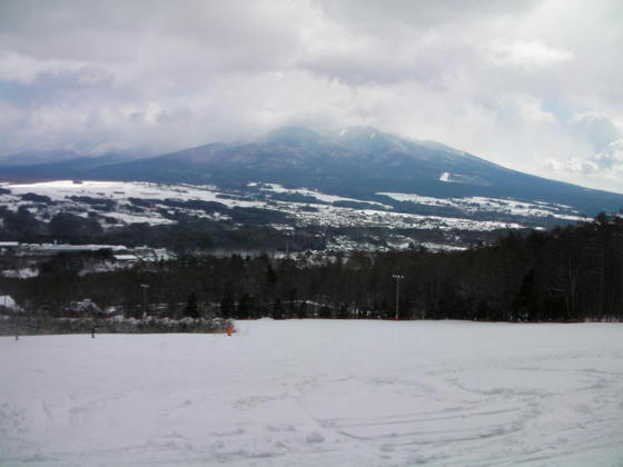 940　編笠岳、西岳が少しだけ見えてきました