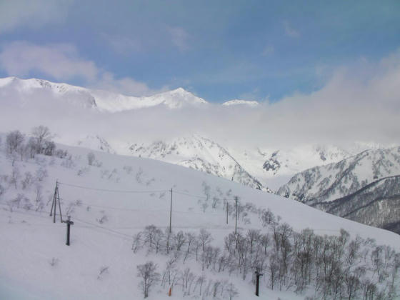 1033　ようやく雲が取れて白馬三山が顔を出した