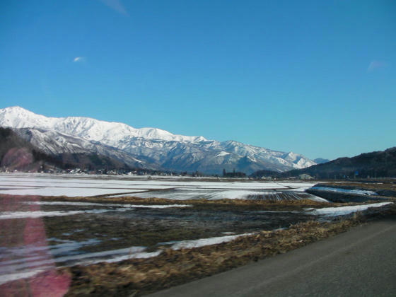 735　佐野坂交差点先から白馬三山以北