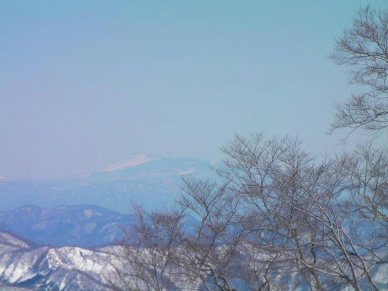 1313　浅間山。ここからだと群馬県側から見た感じと同じ。いつも見る裏側