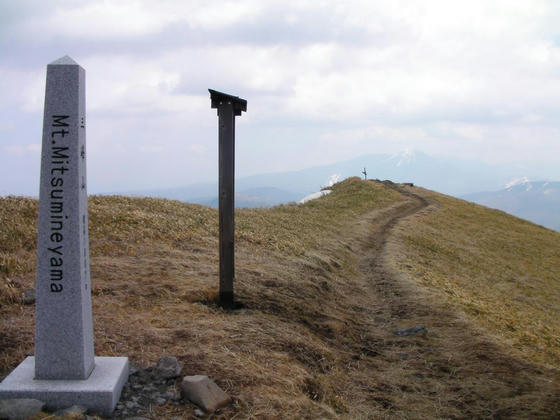 1125　強風だし視界も良くないので早々に下山します