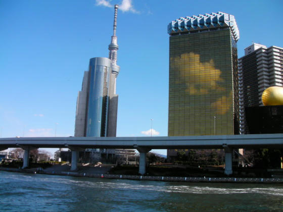 浅草桟橋にて