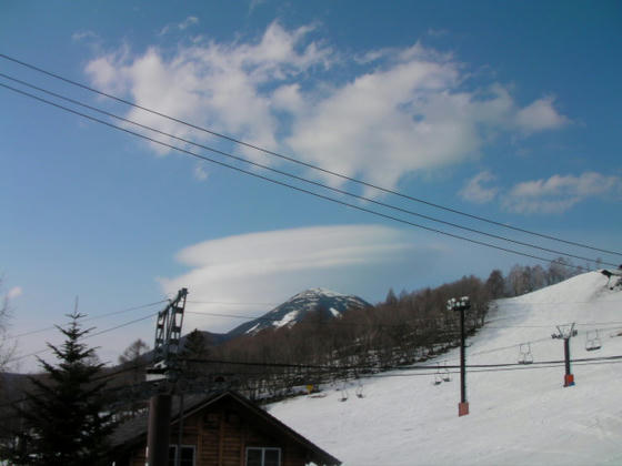 1601　蓼科山にだけレンズ雲がかかっていました