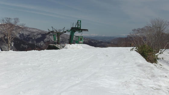 1243　御嶽山は見えないが乗鞍～穂高～槍という見慣れた山並みが裏側から見えた。