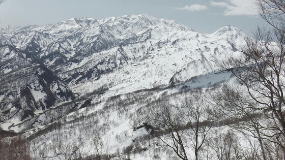 1030　守備範囲外なので良く判らないがどれかが火打山？