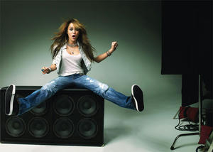 miley-cyrus-glamour.jpg
