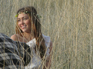 miley-cyrus-teen-vogue-may-2009-2.jpg
