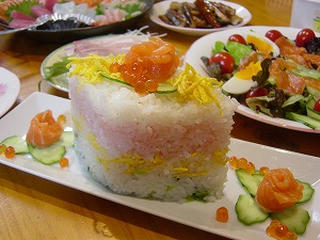 菱餅型の押し寿司