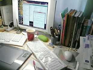 desk1.jpg