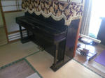 和室にピアノ