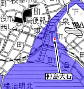 大門前