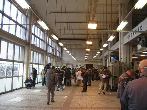 金沢競馬場のスタンド内部の様子