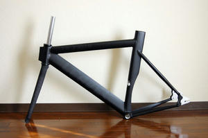 leader_735TR_003.jpg