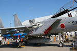 F-15 機関砲を見せてくれています。
