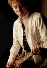 guitarman_kiichiro_160P.gif