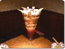 Click to open image デカ盛りパフェ