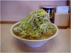 大豚（野菜マシマシカラメ）