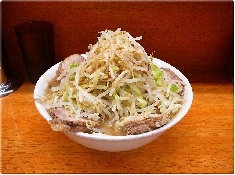 小豚（野菜マシマシカラメ）