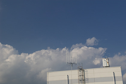 建物と空