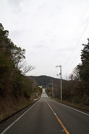 横波黒潮ラインの真っ直ぐな坂道