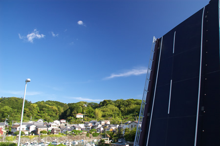 そして今日も街を横目に・・・