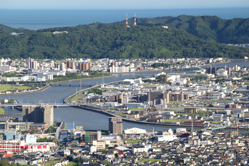 或る日の高知市