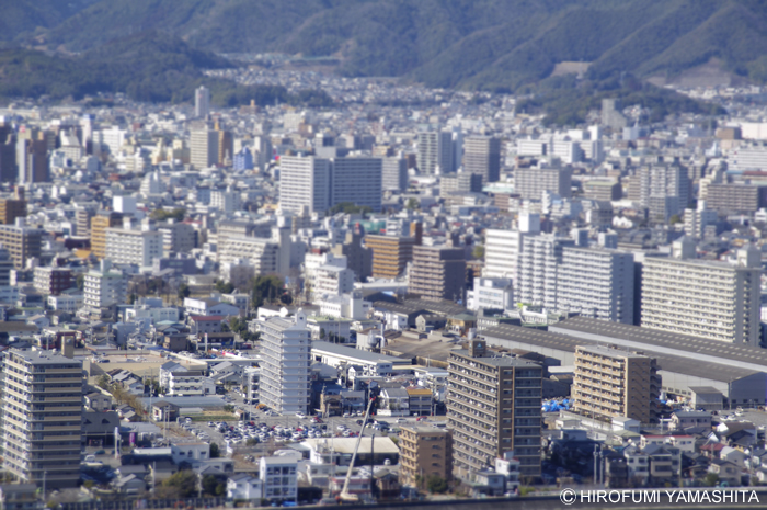 五台山の展望台からミニチュア風に高知市街を撮影してみた。