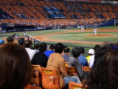 試合開始。1塁側S席中段から。