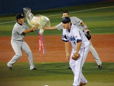 この日350盗塁を決めた荒木選手