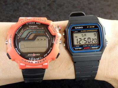 カシオ STR-1000とF-91W-1JFの比較