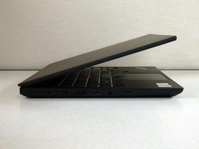 ThinkPad P14s天板の閉じる角度