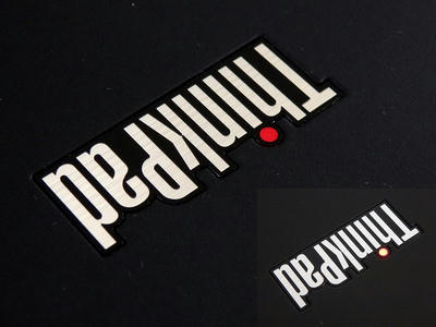 ThinkPad P14sの天板のThink Padロゴ