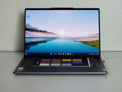 Yoga 770iのディスプレイ