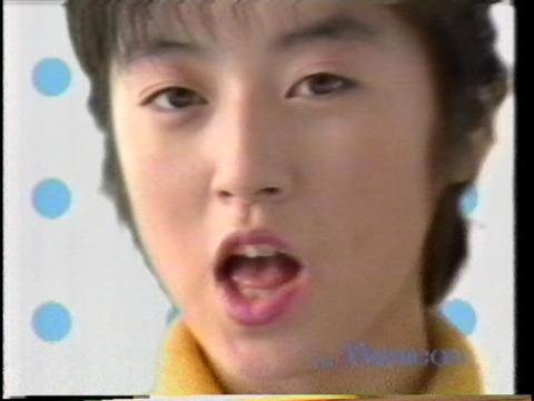 高岡早紀 メニコン Cm バック トゥ ザ 90s