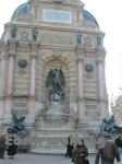 サン・ミッシェルの噴水（Fontaine Saint Michel）