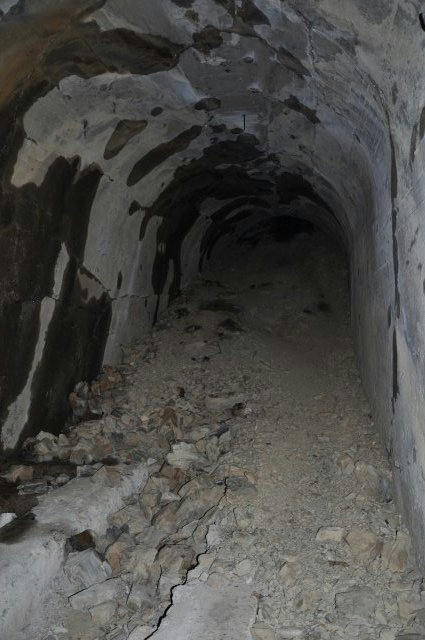 京都　清滝　愛宕山　ケーブル跡　トンネル　崩落