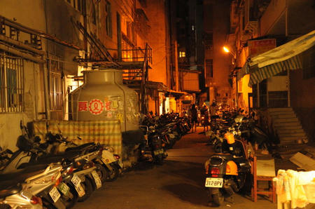 路地裏