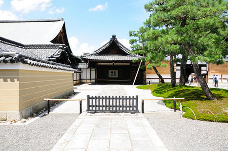建仁寺入り口