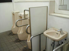 深大寺 鬼太郎茶屋横トイレ