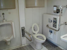 村上貯水池中央道南側トイレ