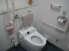 ルミエール府中　2階多目的トイレ
