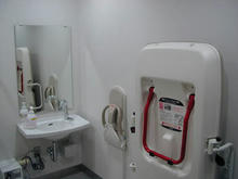 ルミエール府中　2階多目的トイレ