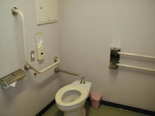 ふれあい下水館　1階多目的トイレ