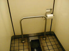 一橋学園前駅　北口駅前トイレ