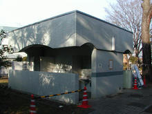 多磨霊園　小金井門横トイレ