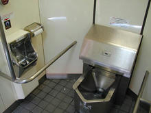 矢崎町防災公園多目的トイレ