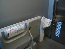 拝島駅北口多目的トイレ