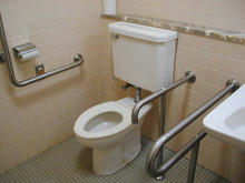 小金井公民館　東分館2階多目的トイレ